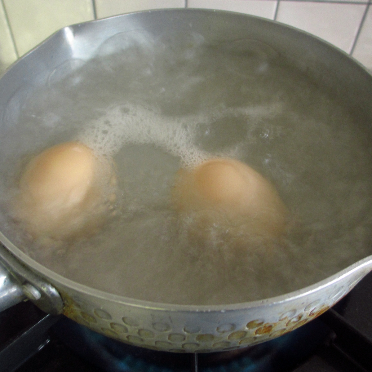 ゆで卵調理中20150704 (6)