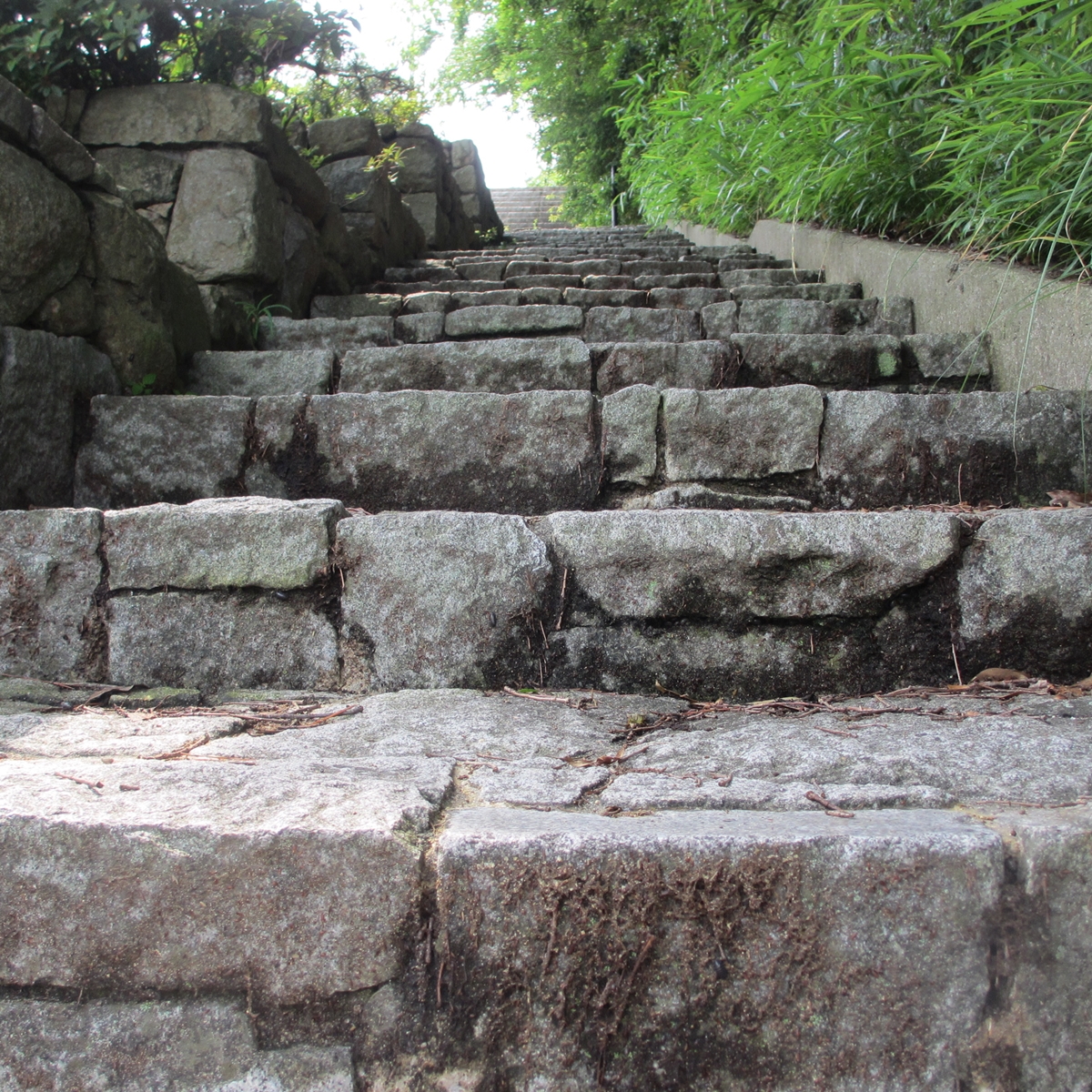 石の階段 (2)